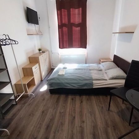 Aradi Rooms With Private Bathroom In The City Centre ブダペスト エクステリア 写真