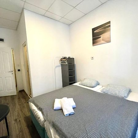 Aradi Rooms With Private Bathroom In The City Centre ブダペスト エクステリア 写真