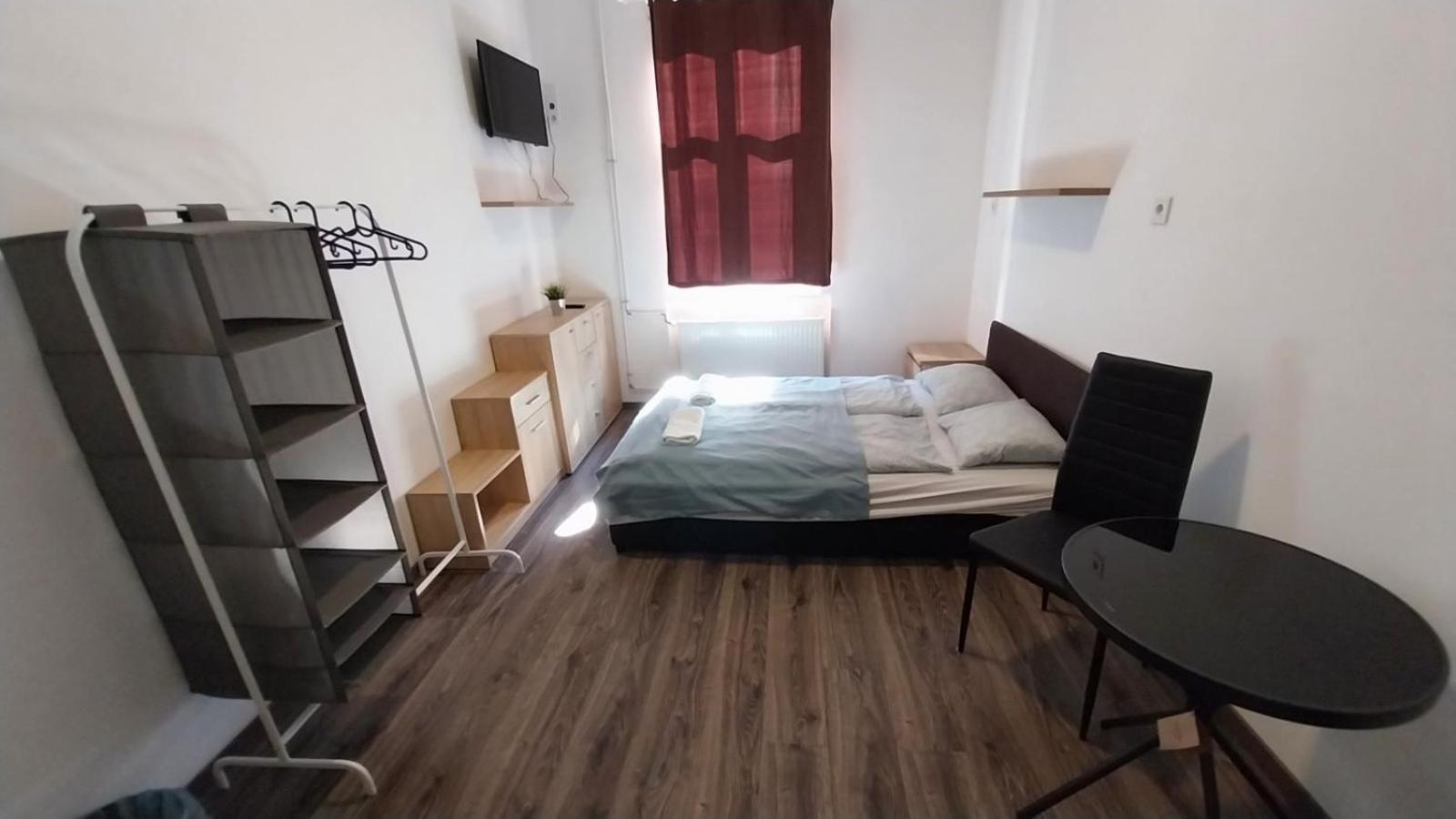 Aradi Rooms With Private Bathroom In The City Centre ブダペスト エクステリア 写真