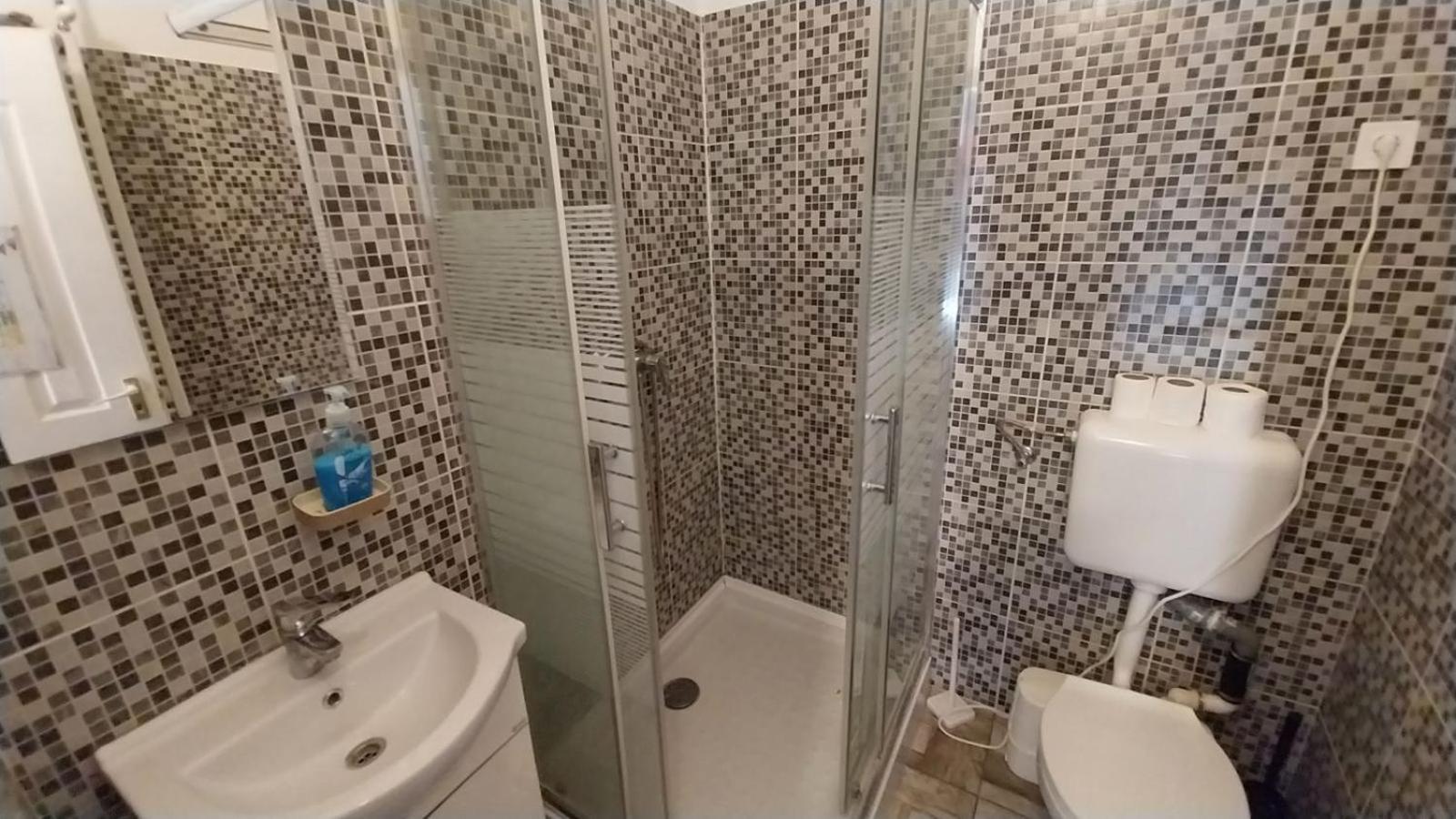 Aradi Rooms With Private Bathroom In The City Centre ブダペスト エクステリア 写真