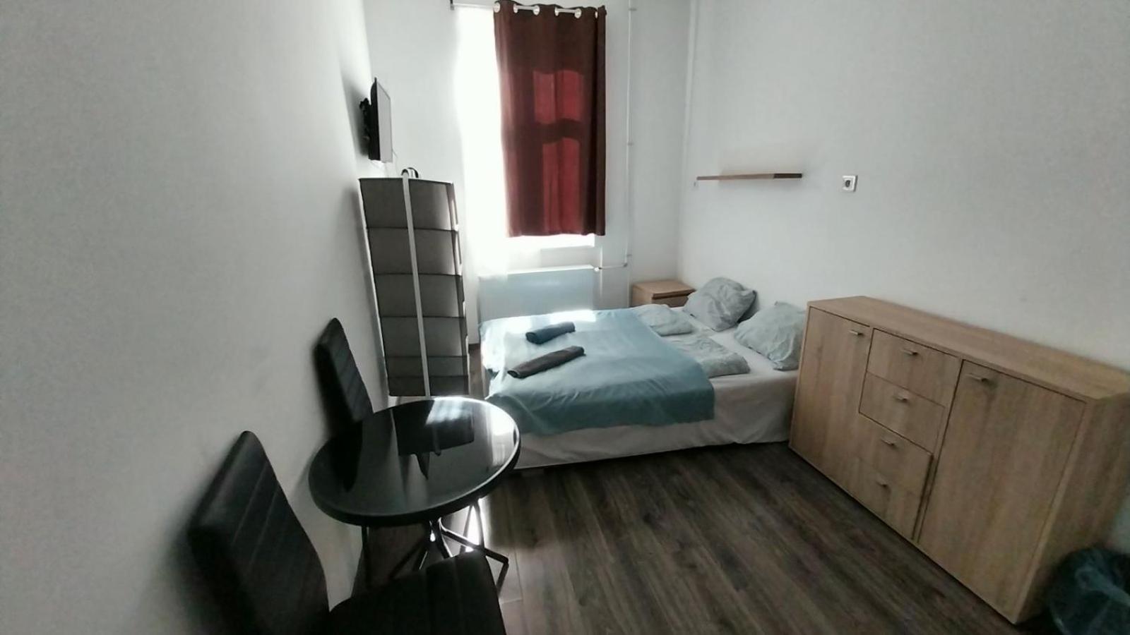 Aradi Rooms With Private Bathroom In The City Centre ブダペスト エクステリア 写真