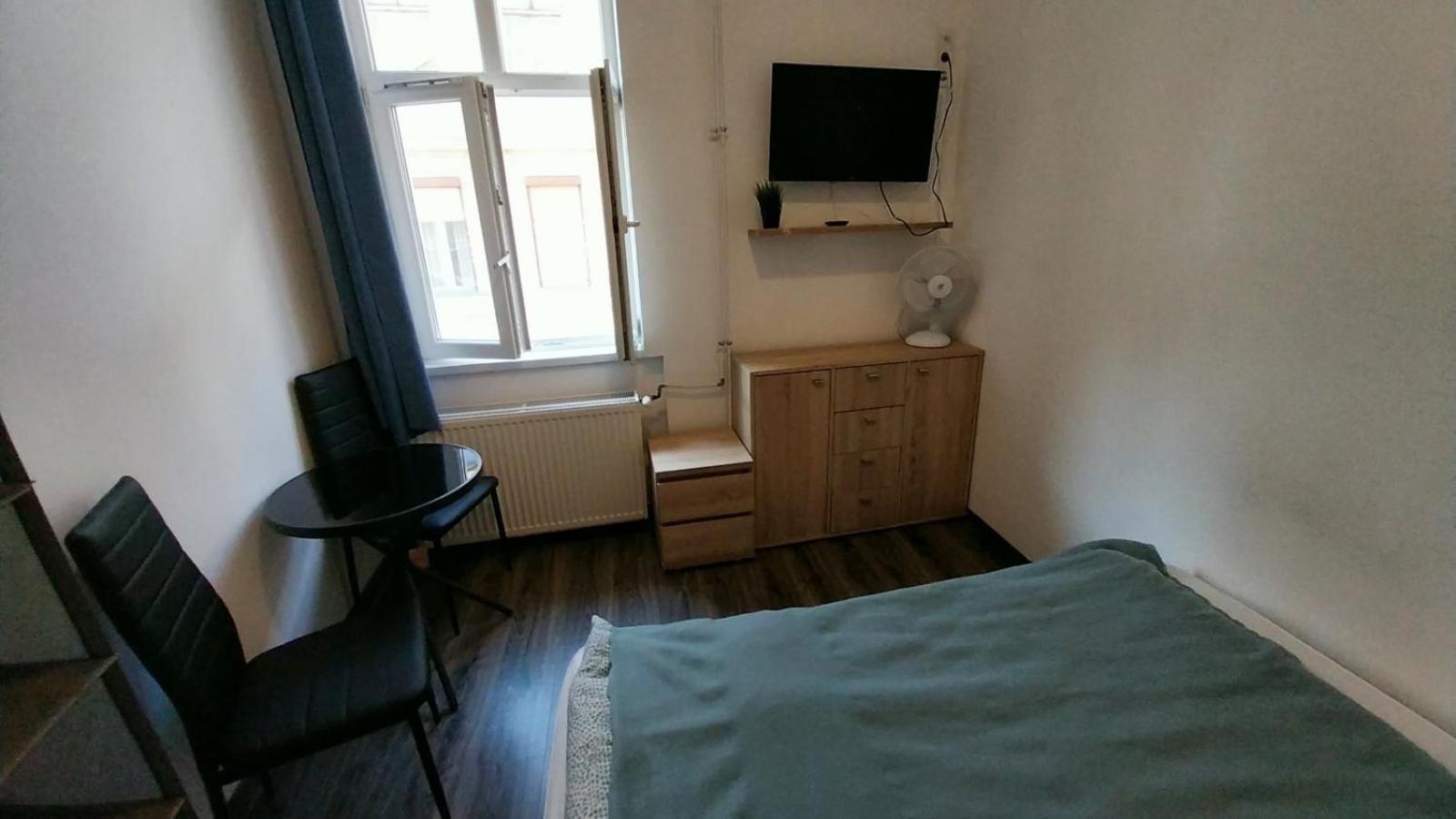 Aradi Rooms With Private Bathroom In The City Centre ブダペスト エクステリア 写真