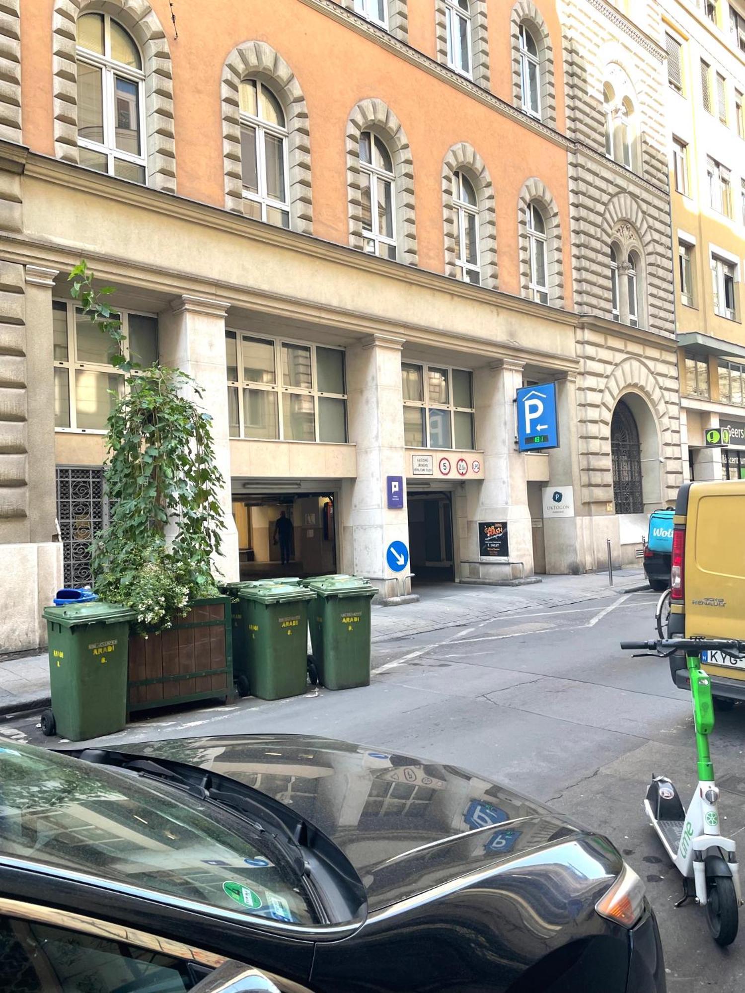 Aradi Rooms With Private Bathroom In The City Centre ブダペスト エクステリア 写真
