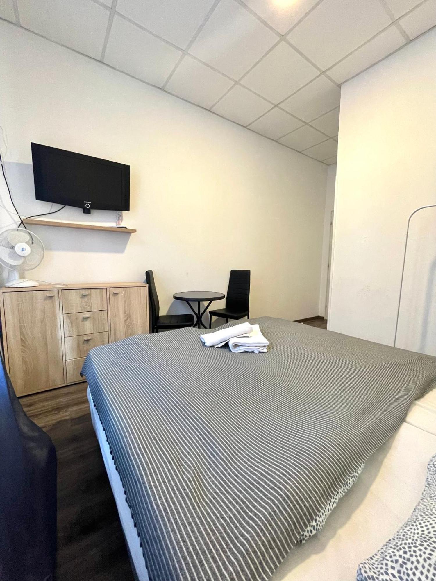 Aradi Rooms With Private Bathroom In The City Centre ブダペスト エクステリア 写真
