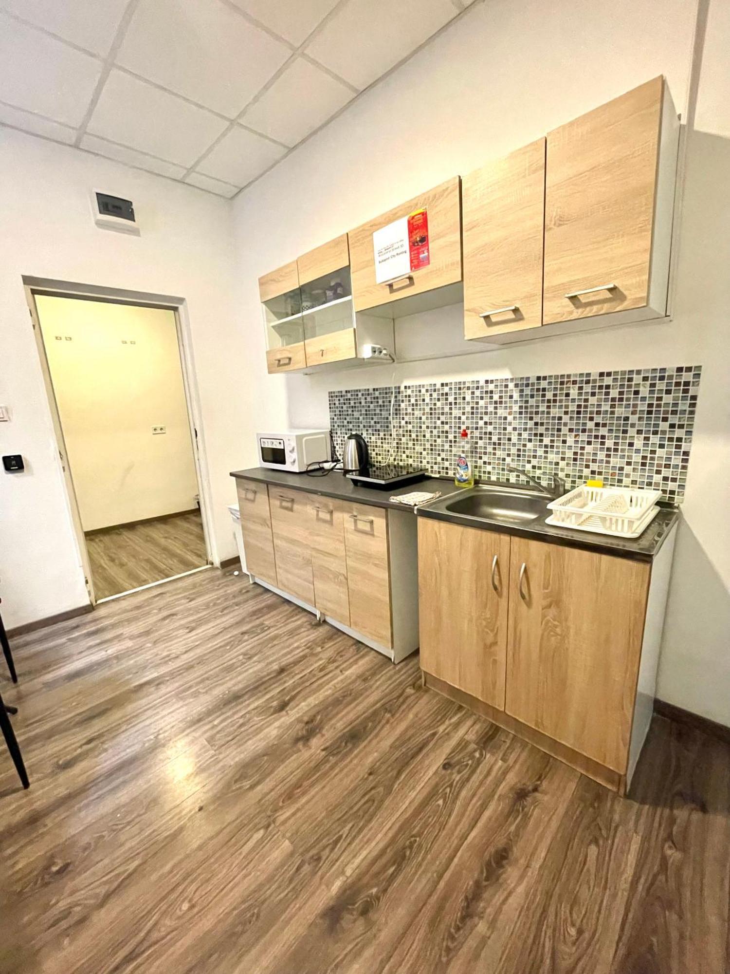 Aradi Rooms With Private Bathroom In The City Centre ブダペスト エクステリア 写真