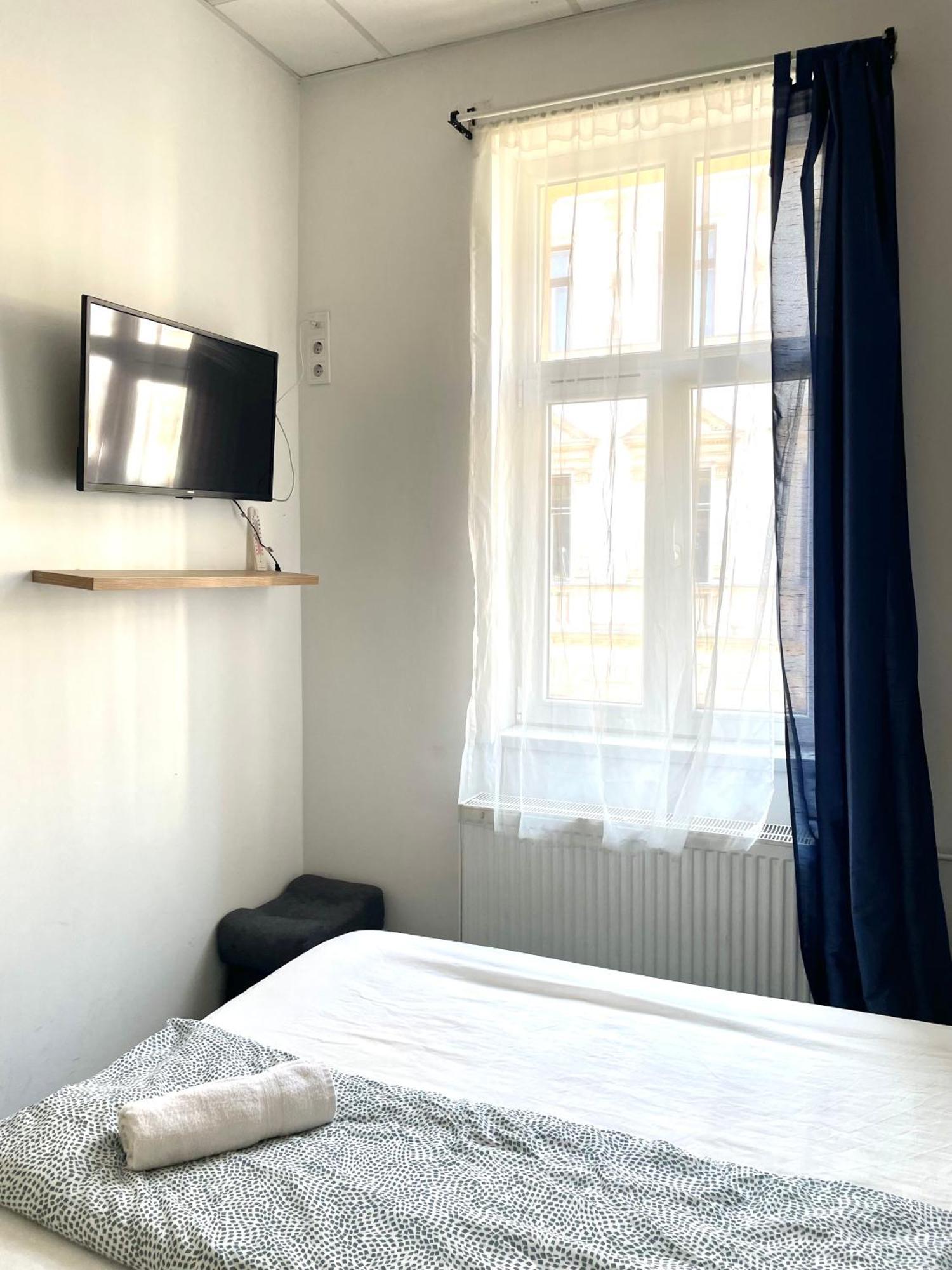 Aradi Rooms With Private Bathroom In The City Centre ブダペスト エクステリア 写真