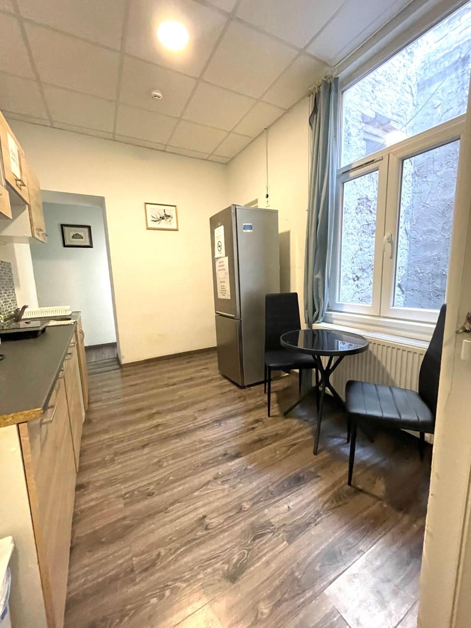 Aradi Rooms With Private Bathroom In The City Centre ブダペスト エクステリア 写真