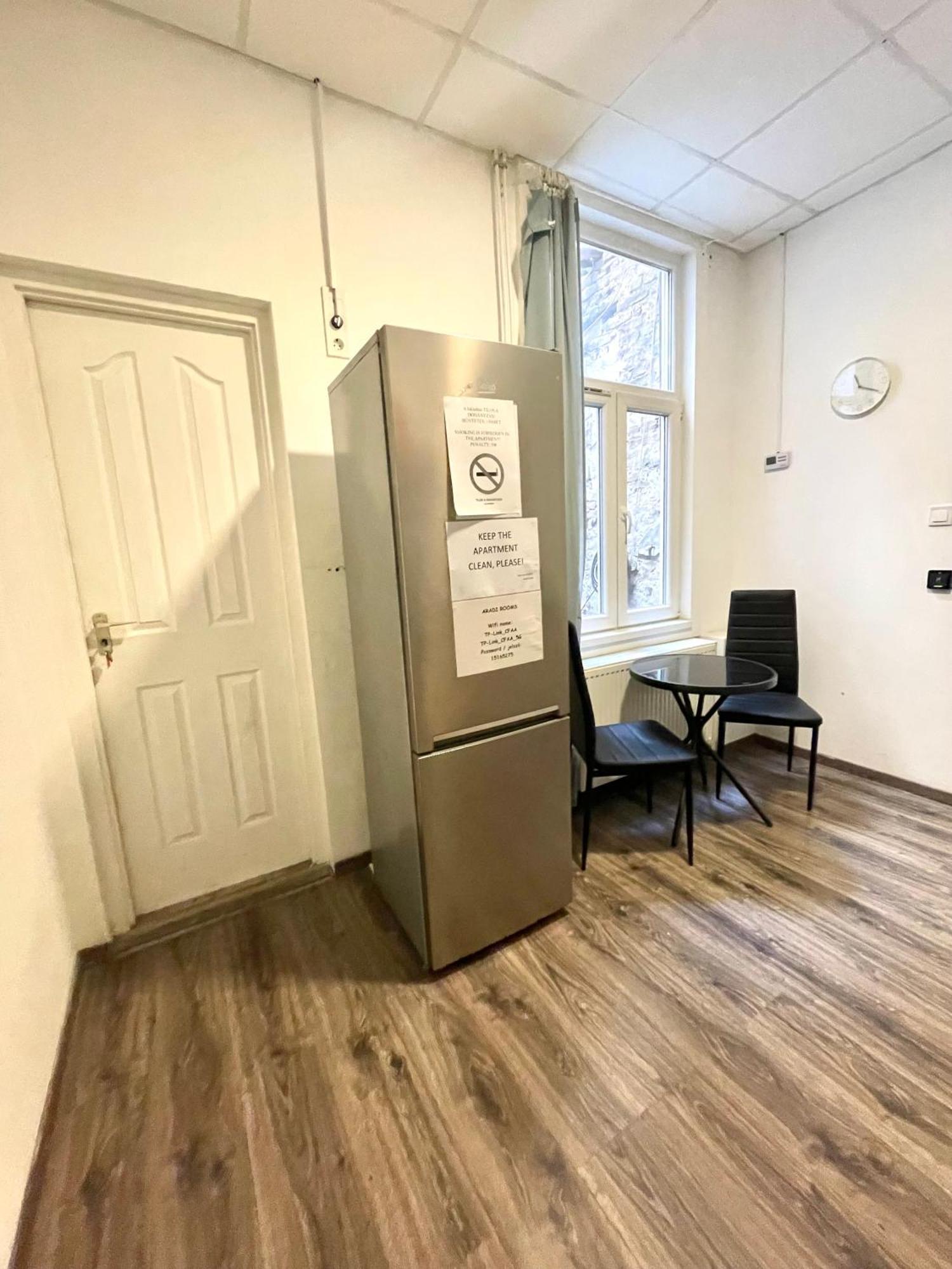 Aradi Rooms With Private Bathroom In The City Centre ブダペスト エクステリア 写真
