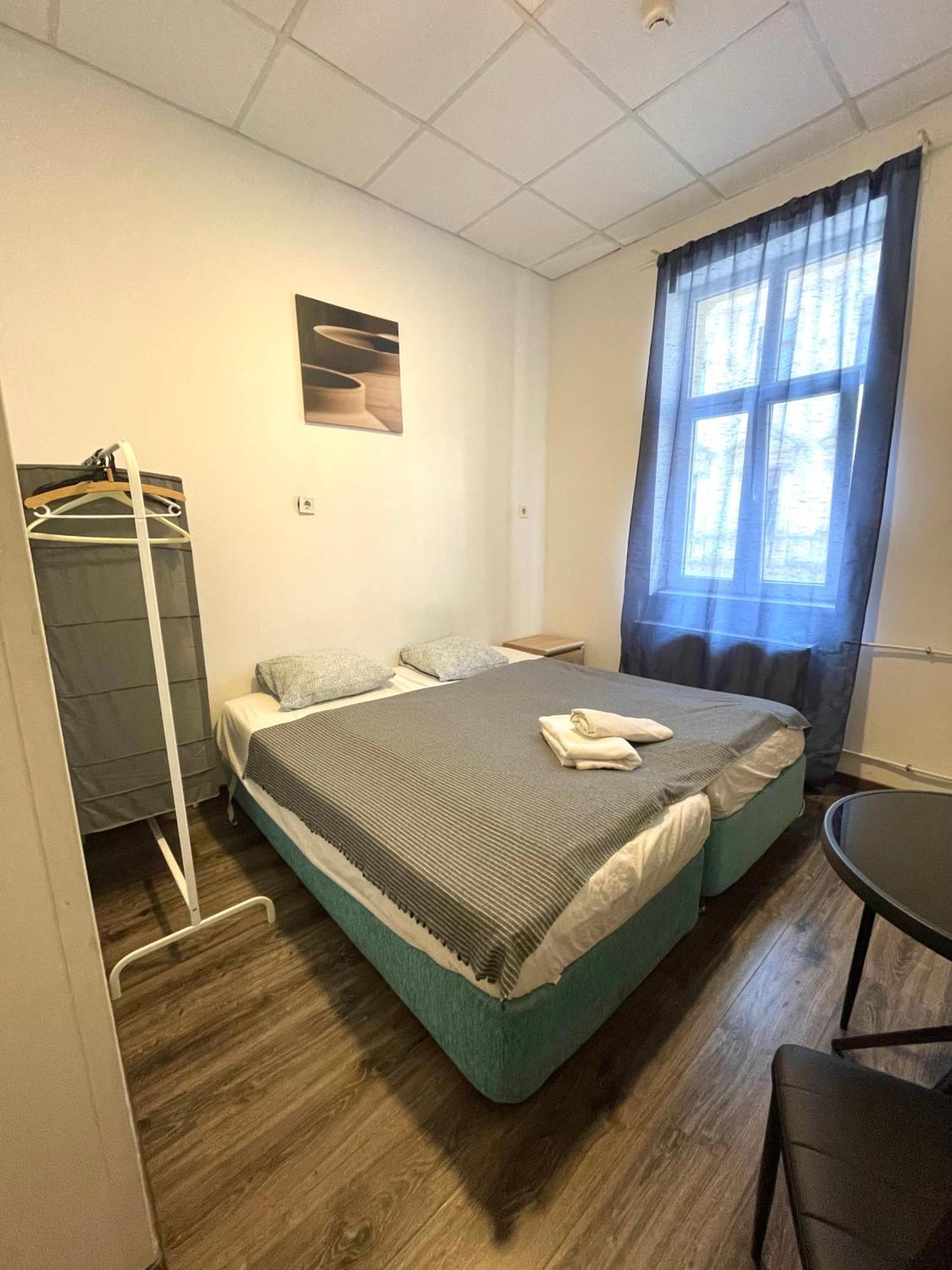 Aradi Rooms With Private Bathroom In The City Centre ブダペスト エクステリア 写真